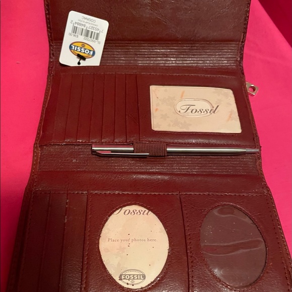 Fossil Wallet 7” x 4” cognac color - Picture 5 of 6